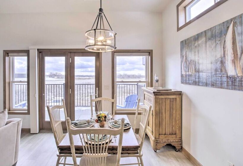 Spacious Recently Built Home < 1 Mi To Lake!