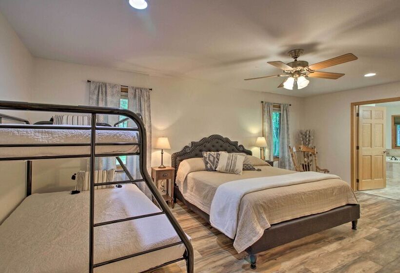 Spacious Verndale Home W/ Backyard Fire Pit!
