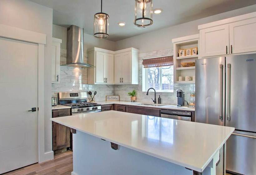 Stylish Okc Farmhouse W/ Garden   Close To Ou