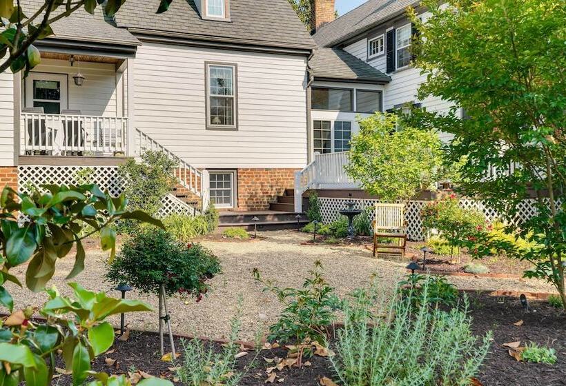 Terre Haute Manor Farmhouse W/ Gardens & Deck!