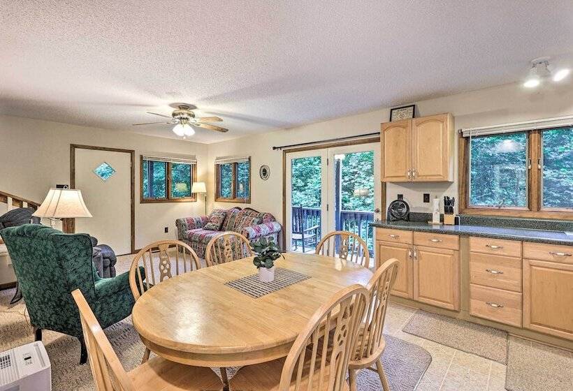 The Chalet Retreat Cabin Across From Creek!