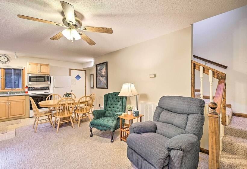 The Chalet Retreat Cabin Across From Creek!