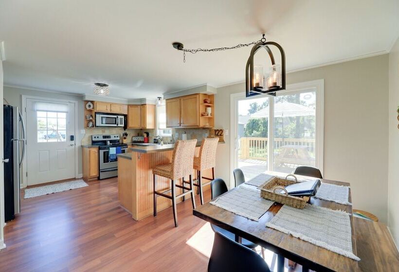 The Willowberry House  With Deck & Grill!
