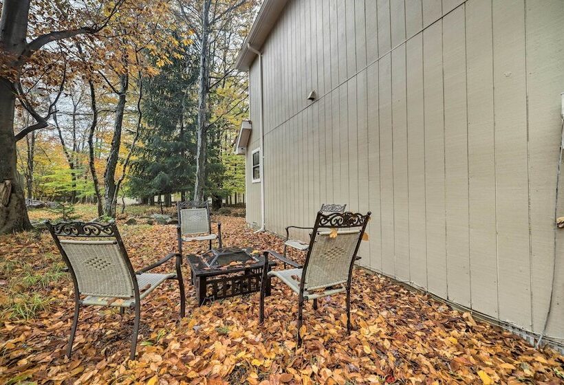 Game Room & Fire Pit: Tobyhanna Family Home