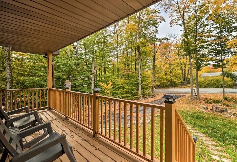 12 Mi To Camelback Ski Resort: Home W/ Decks!