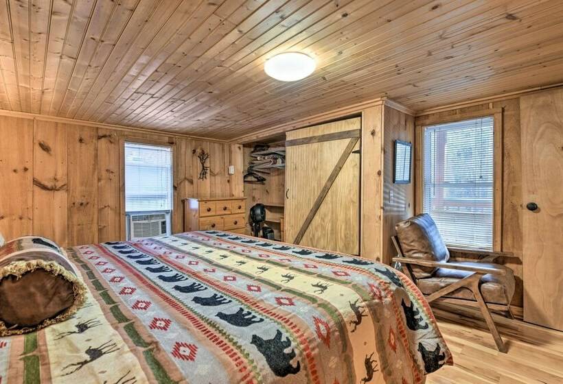 Tranquil Sylva Retreat W/ Bbq Grill & Deck