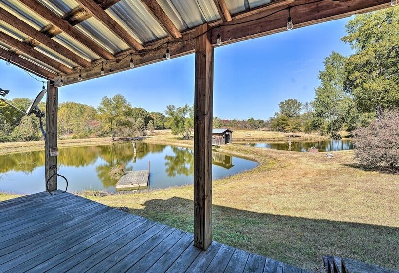 Unique Loft Cabin: Fire Pit & Fishing Access!