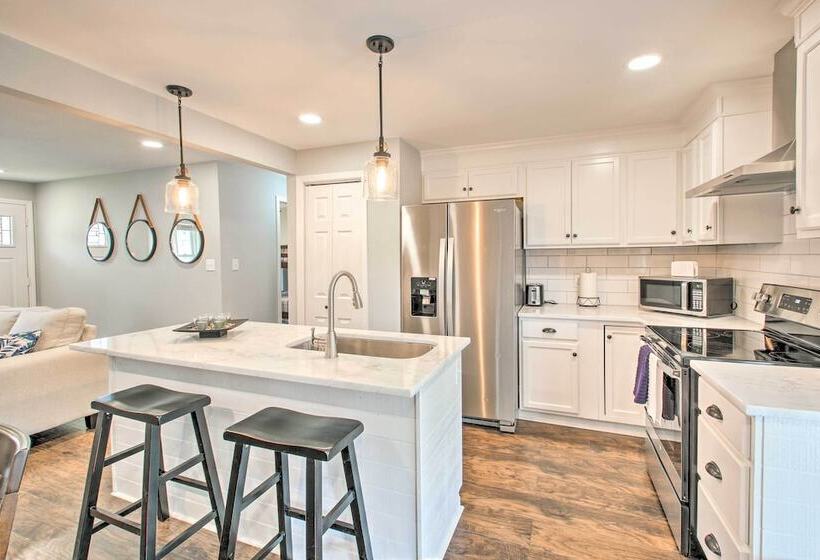 6 Mi To Nat L Park: Pet Friendly Hot Springs Home