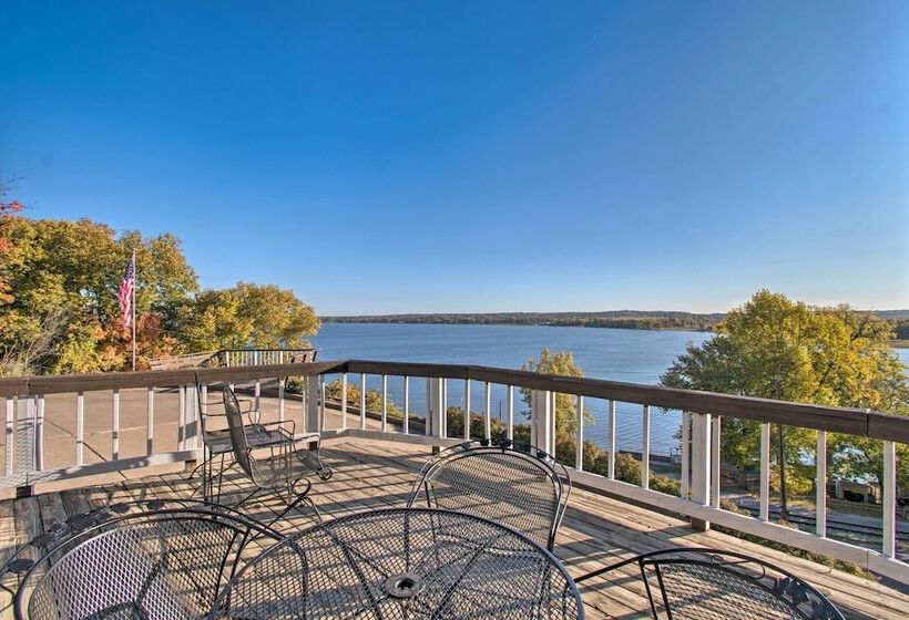 Watch The Sunrise At This Quaint Lake View Cottage