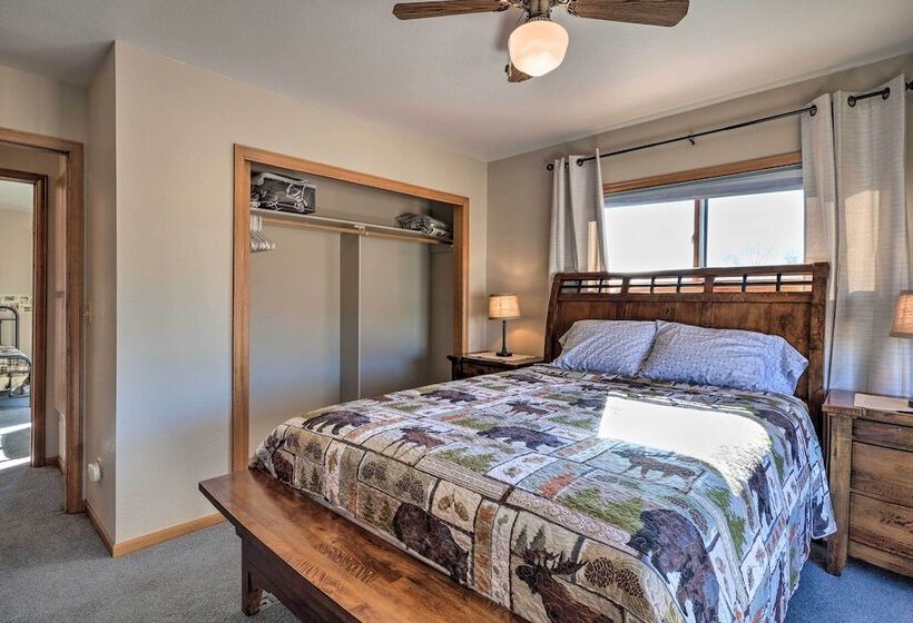 Welcoming Cañon City Abode   Walk To River!