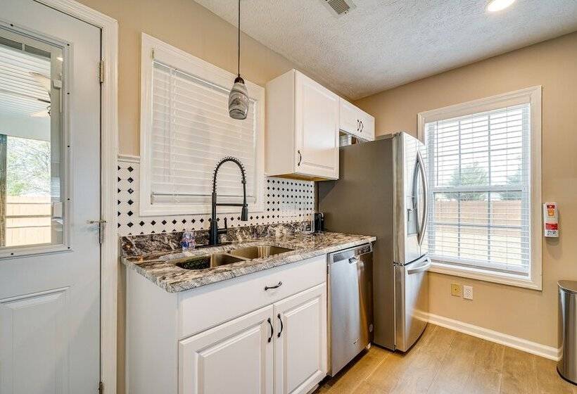 Wilmington Home ~ 7 Mi To Wrightsville Beach!