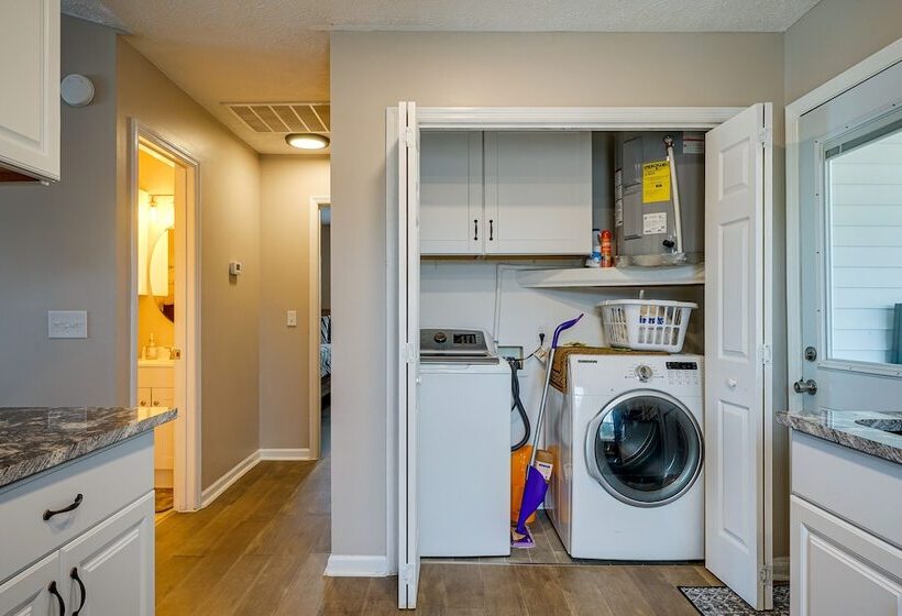 Wilmington Home ~ 7 Mi To Wrightsville Beach!