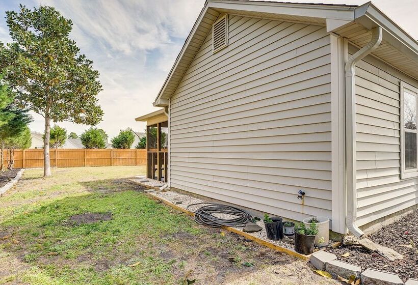 Wilmington Home ~ 7 Mi To Wrightsville Beach!