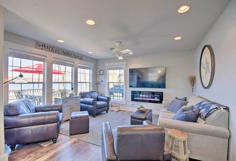 Bittersweet Lakefront Retreat  In Lake Ozark!