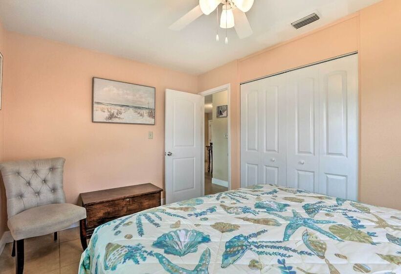 Bradenton Home W/ Beautiful Yard: 4 Mi To Downtown