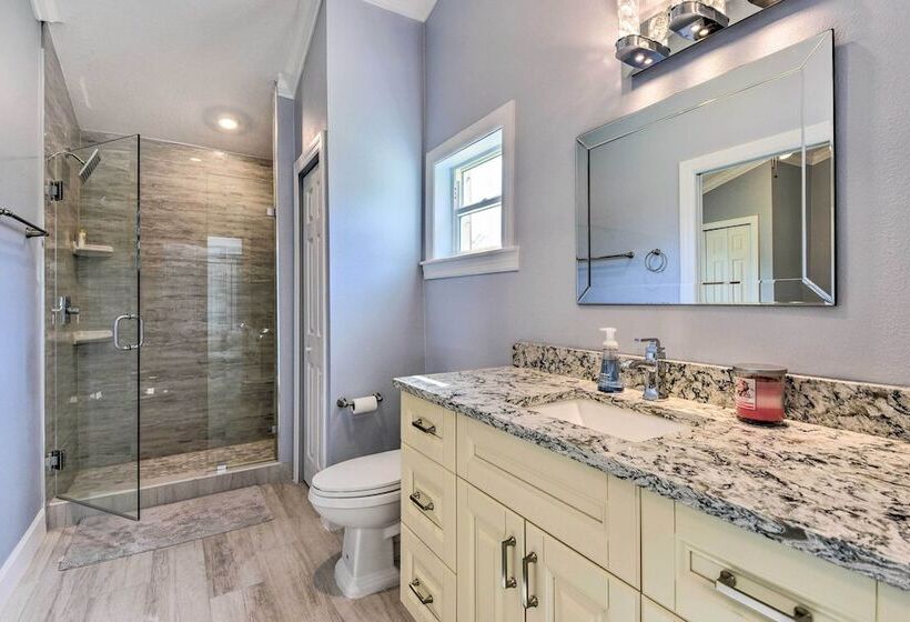 Bradenton Retreat W/ Yard: 3 Mi To Downtown!