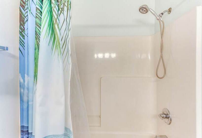 Pet Friendly Home W/ Fire Pit In Myrtle Beach