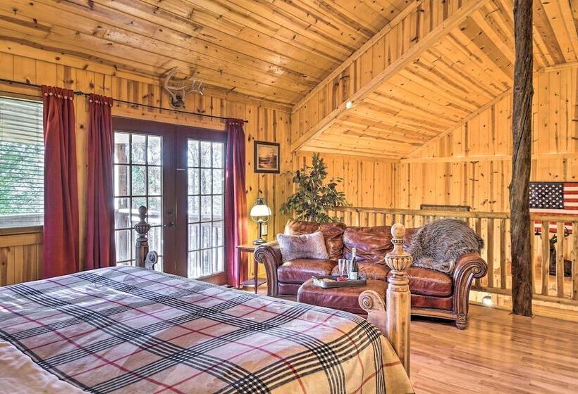 Cabin On Table Rock Lake W/ Hot Tub & Fire Pit!