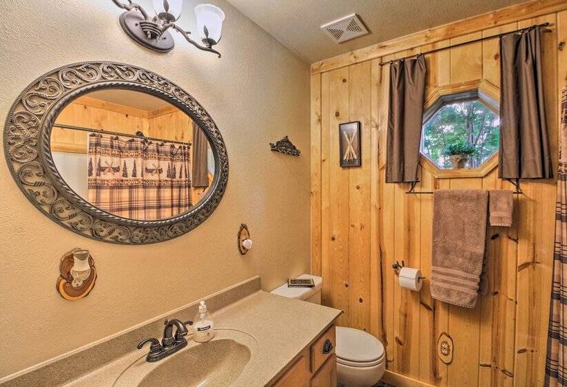 Cabin On Table Rock Lake W/ Hot Tub & Fire Pit!