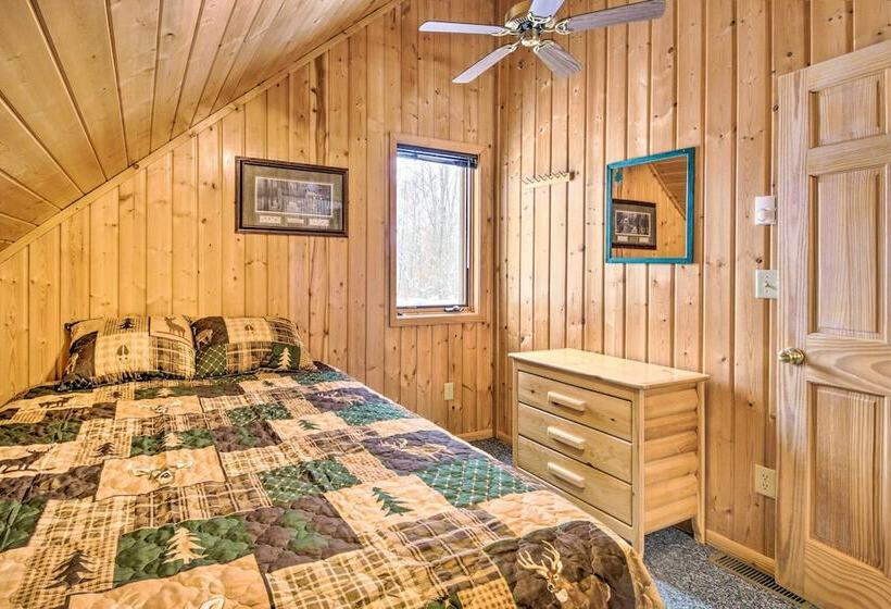Cabin W/ Fireplace < 1 Mile To Lakes + Golf