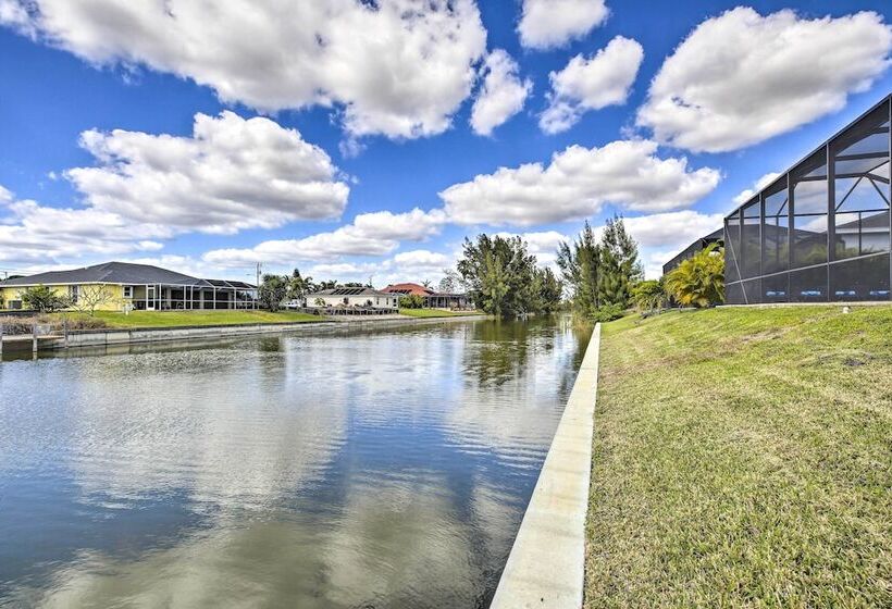 Private Pool: Canalfront Home In Cape Coral