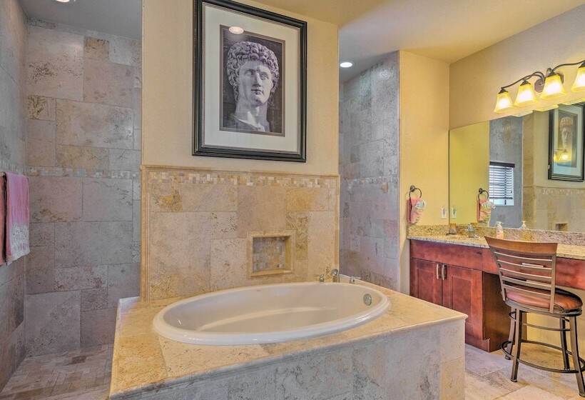 Private Pool & Grill: Canalfront Cape Coral Home