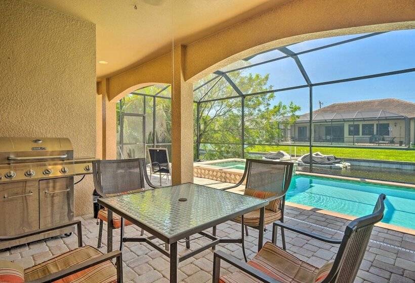 Private Pool & Grill: Canalfront Cape Coral Home