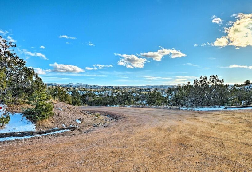 10 Mi To Santa Fe Plaza: Casita W/ Mtn View!