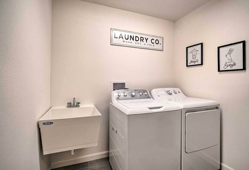 Home In The Villages: Golf Cart & Amenity Access