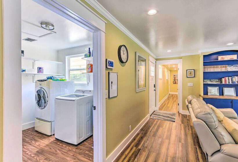 Charming Home: 2 Mi To Dtwn Defuniak Springs!