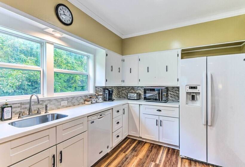 Charming Home: 2 Mi To Dtwn Defuniak Springs!