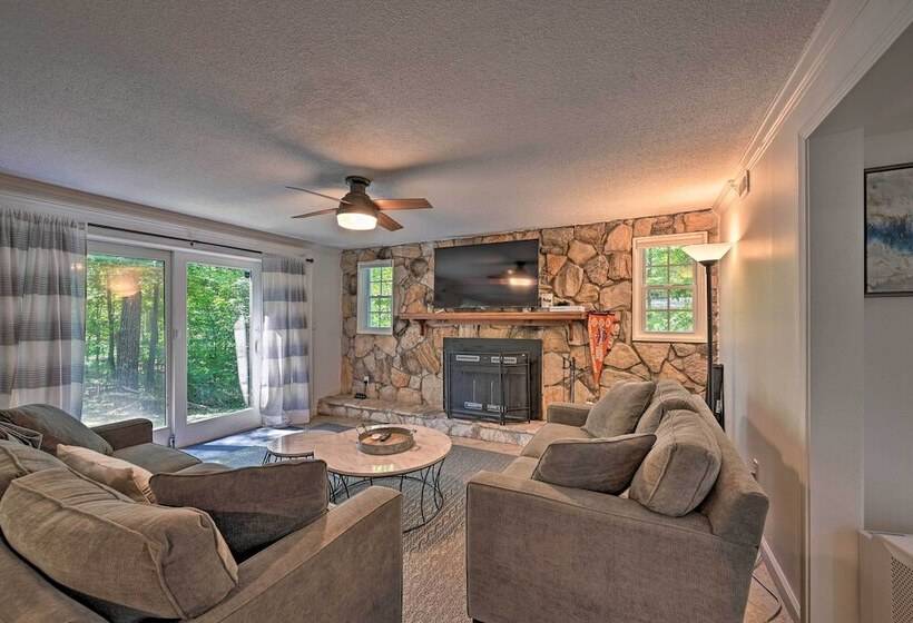 Chic House W/ Private Dock On Lake Hartwell!