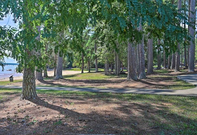 Chic House W/ Private Dock On Lake Hartwell!
