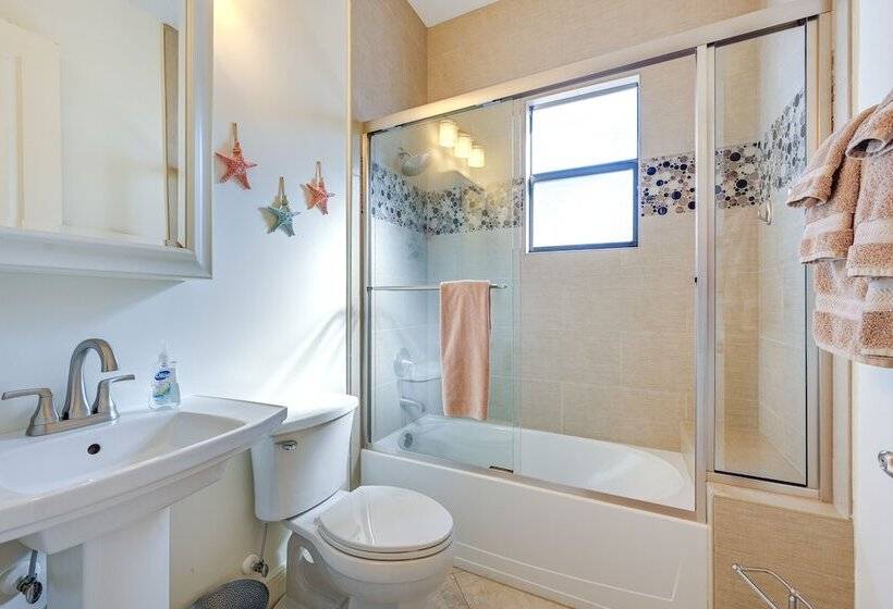 Chic Naples Retreat W/ Private Heated Pool & Lanai