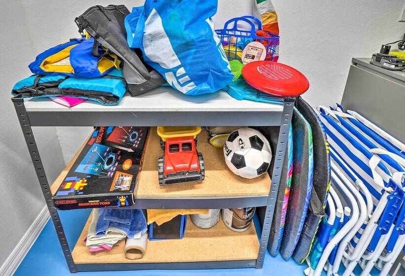 Clearwater Family Home W/ Private Hot Tub!