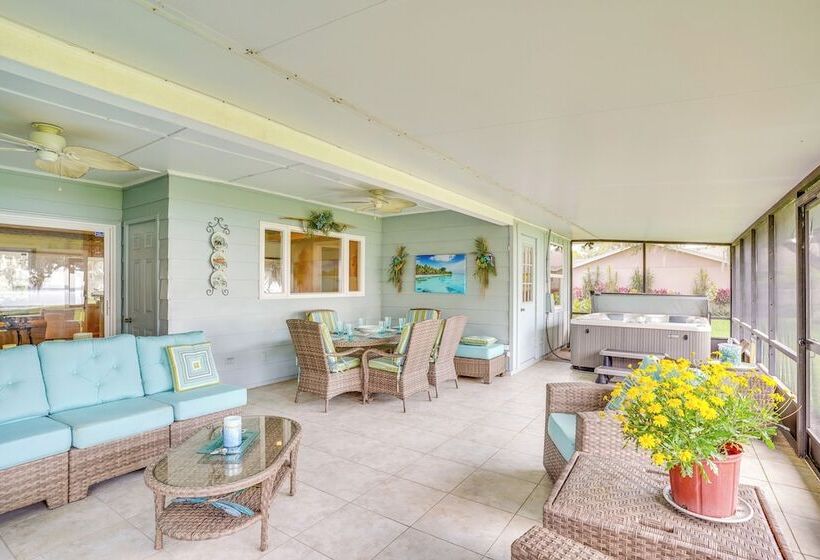 Cozy Frostproof Escape W/ Private Hot Tub!