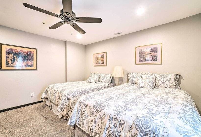 Cozy Hollister Cabin: Perfect For Families!