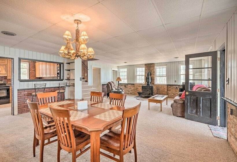 Cozy Home W/ Yard: Steps To Mississippi River