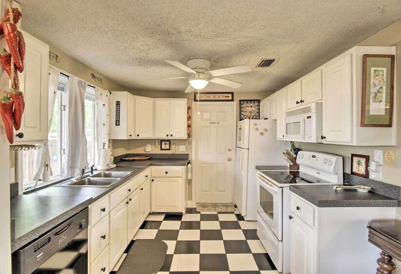Cozy Pcb Cottage ~ 1 Block To Beach!