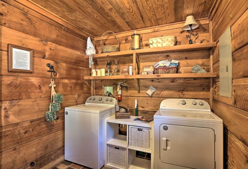 Creekside Marietta Cabin Retreat W/ Fire Pit!