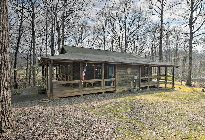 Creekside Marietta Cabin Retreat W/ Fire Pit!