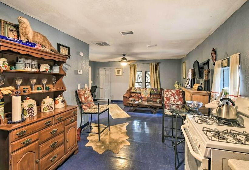 Crescent City Hideaway W/ Screened Porch!