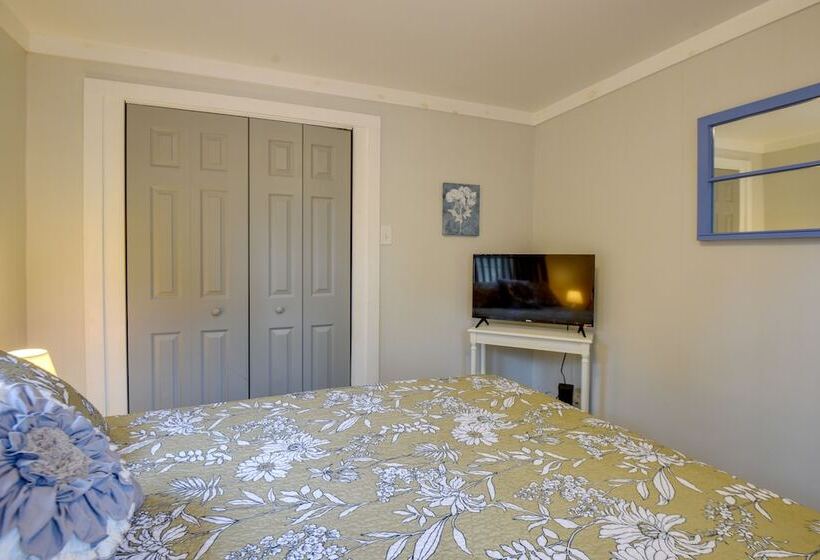 Center Ossipee Cabin W/ Game Room & Fire Pit!