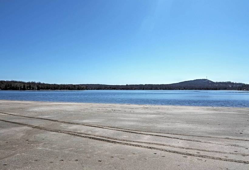 Deck & Resort Amenities: Arrowhead Lake Home!