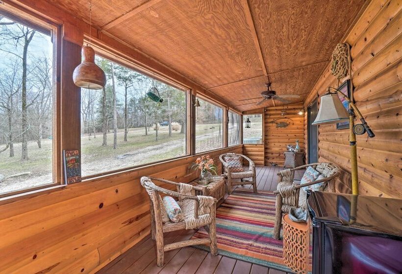 Idyllic Table Rock Lake Cabin W/ Fire Pit!