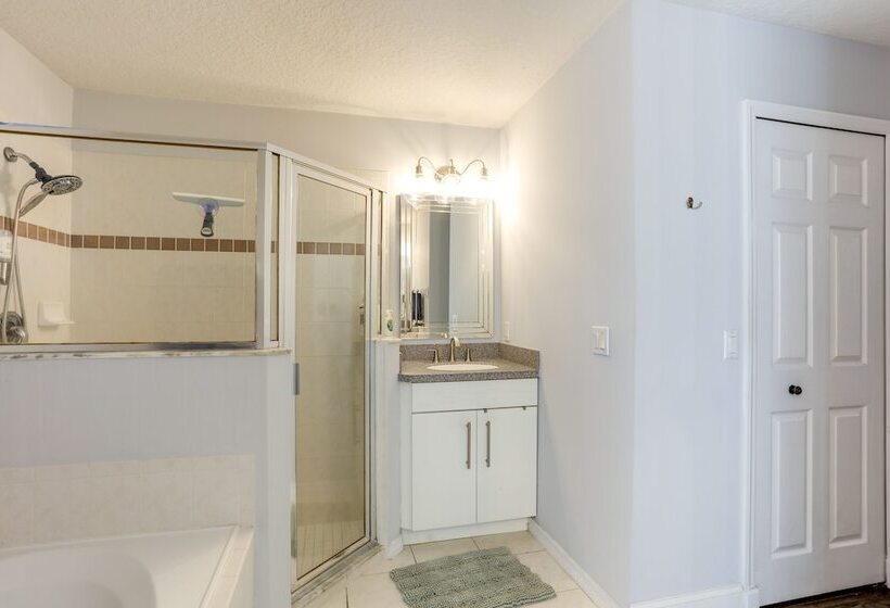 Inviting Jensen Beach Home W/ Screened In Patio!