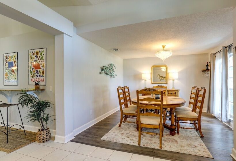 Inviting Jensen Beach Home W/ Screened In Patio!