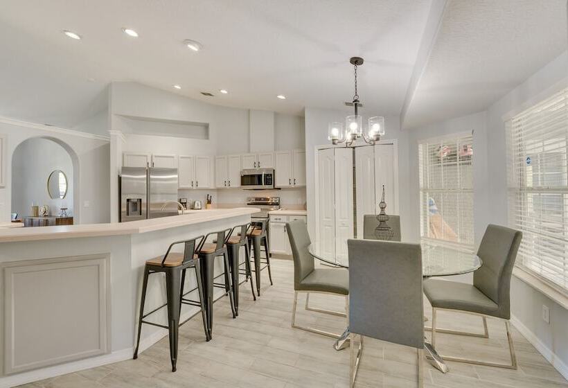 Inviting Home W/ Lanai & Pool In Kissimmee!