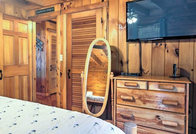 Lake Broward Cabin W/ Private Boat Launch & Dock!