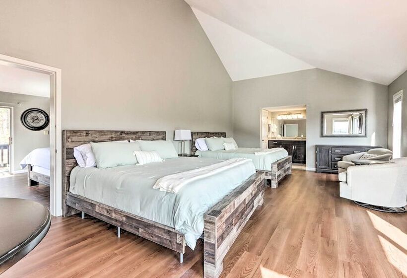 < 1 Mi To Margaritaville Resort: Osage Beach Home!